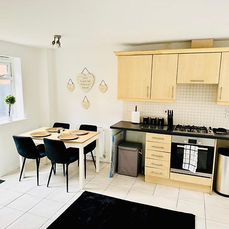Harmony House 3 Bedroom New Build For Families, Contractors, Black Country Museum Sleeps 6 팁턴 외부 사진