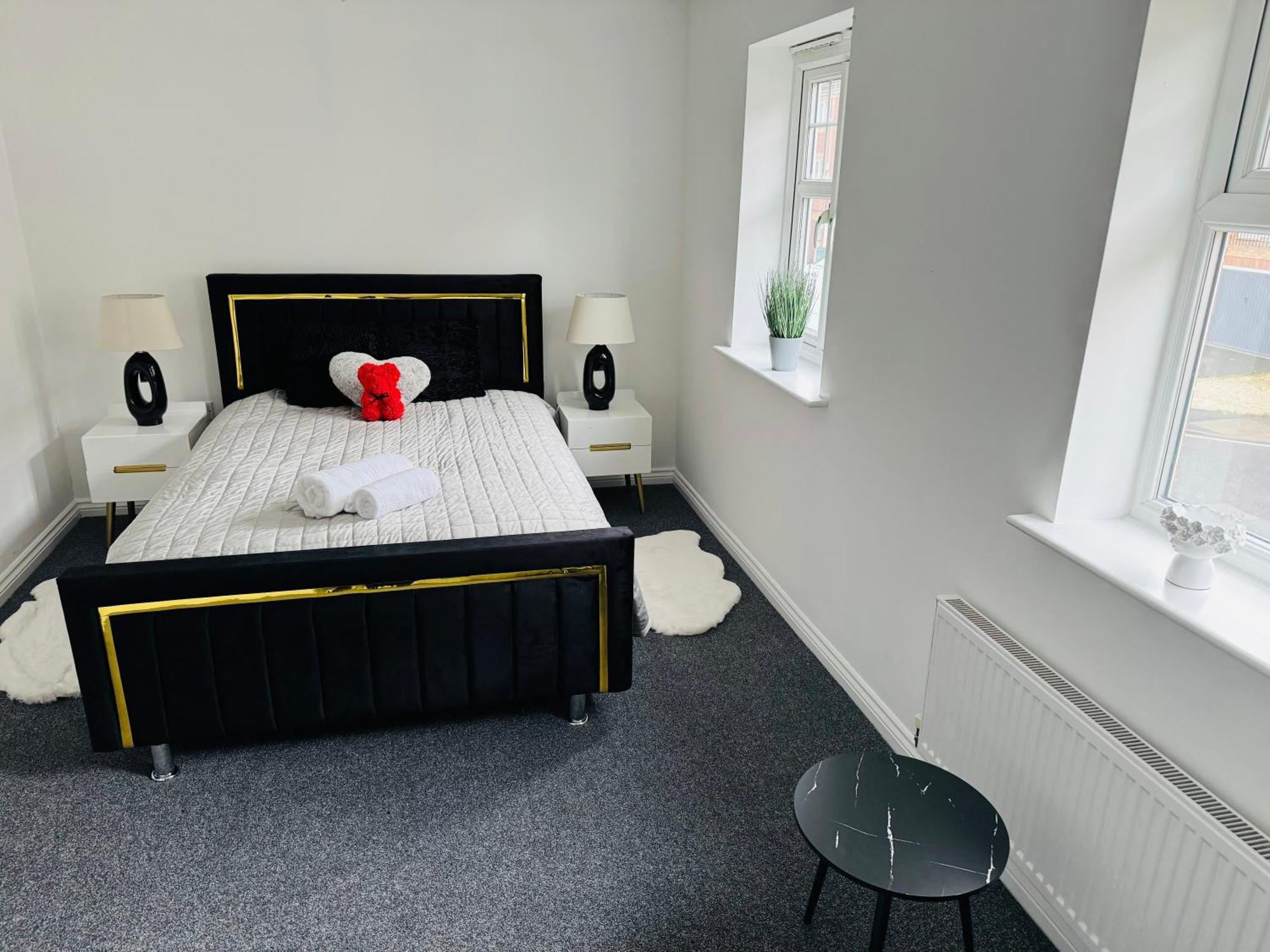 Harmony House 3 Bedroom New Build For Families, Contractors, Black Country Museum Sleeps 6 팁턴 외부 사진