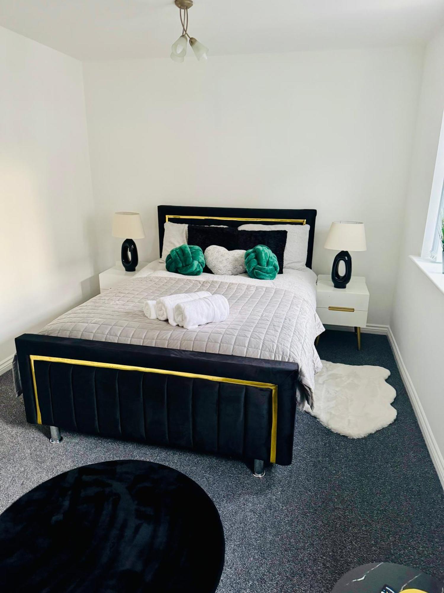 Harmony House 3 Bedroom New Build For Families, Contractors, Black Country Museum Sleeps 6 팁턴 외부 사진