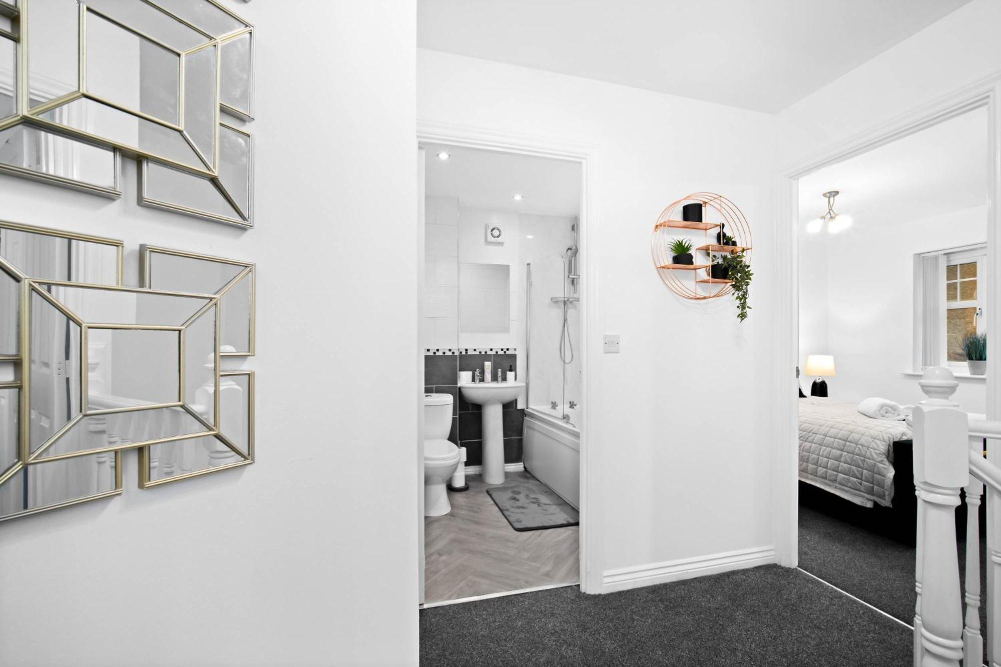 Harmony House 3 Bedroom New Build For Families, Contractors, Black Country Museum Sleeps 6 팁턴 외부 사진