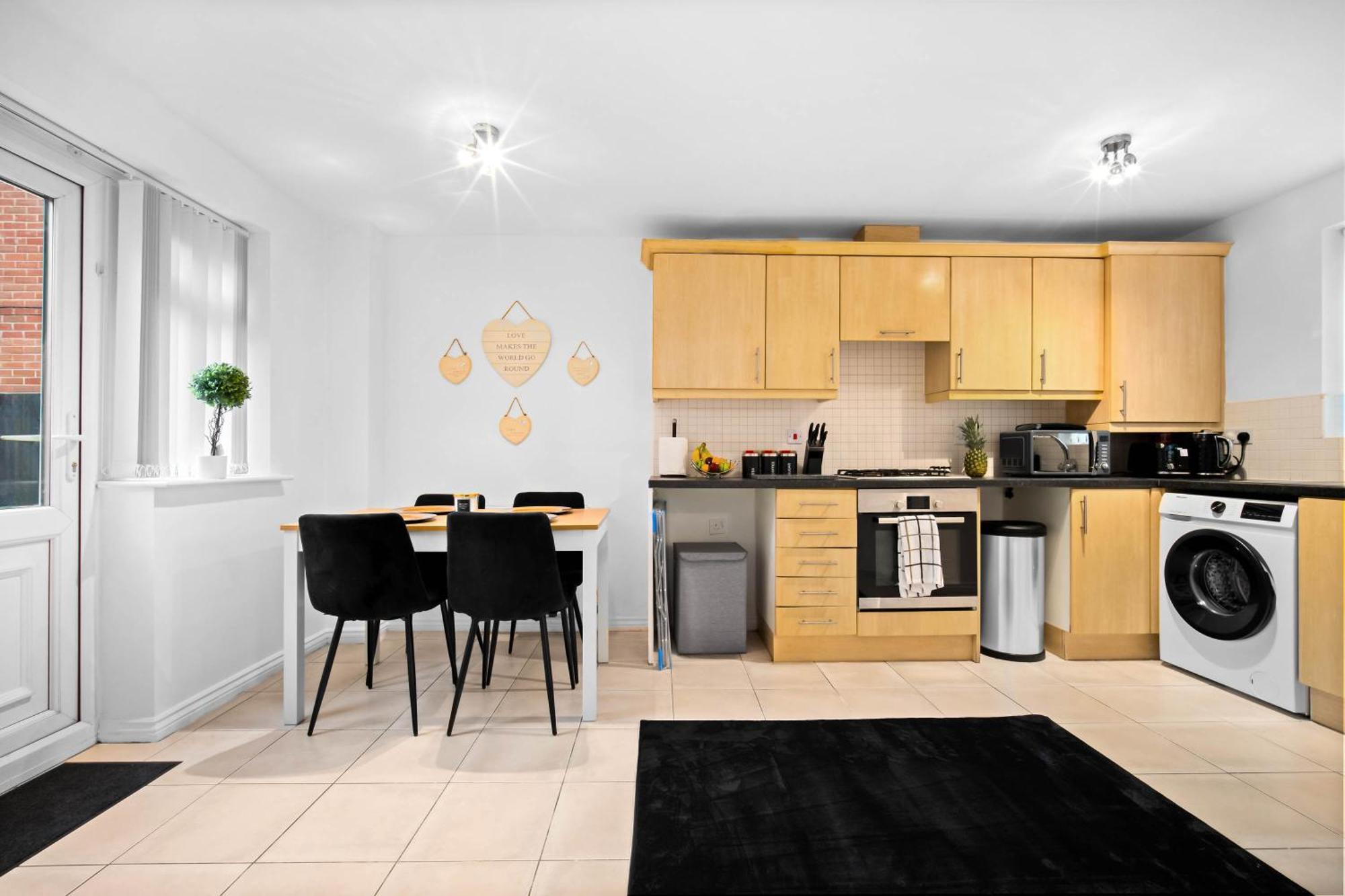 Harmony House 3 Bedroom New Build For Families, Contractors, Black Country Museum Sleeps 6 팁턴 외부 사진