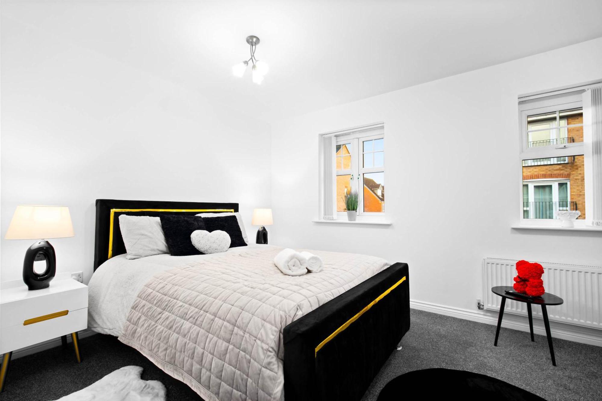 Harmony House 3 Bedroom New Build For Families, Contractors, Black Country Museum Sleeps 6 팁턴 외부 사진