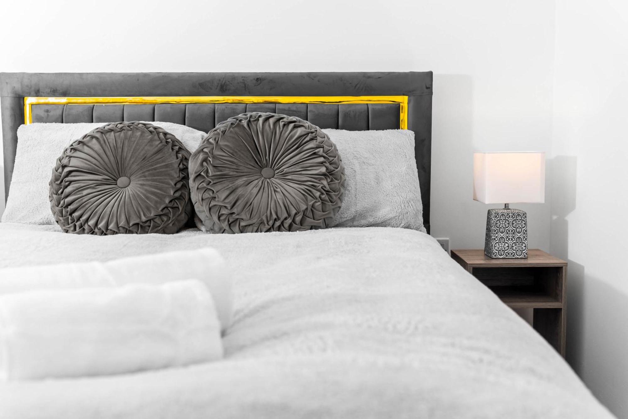 Harmony House 3 Bedroom New Build For Families, Contractors, Black Country Museum Sleeps 6 팁턴 외부 사진